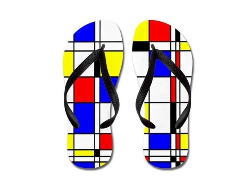 Las chanclas inspiración Mondrian por menos de 18 euros.