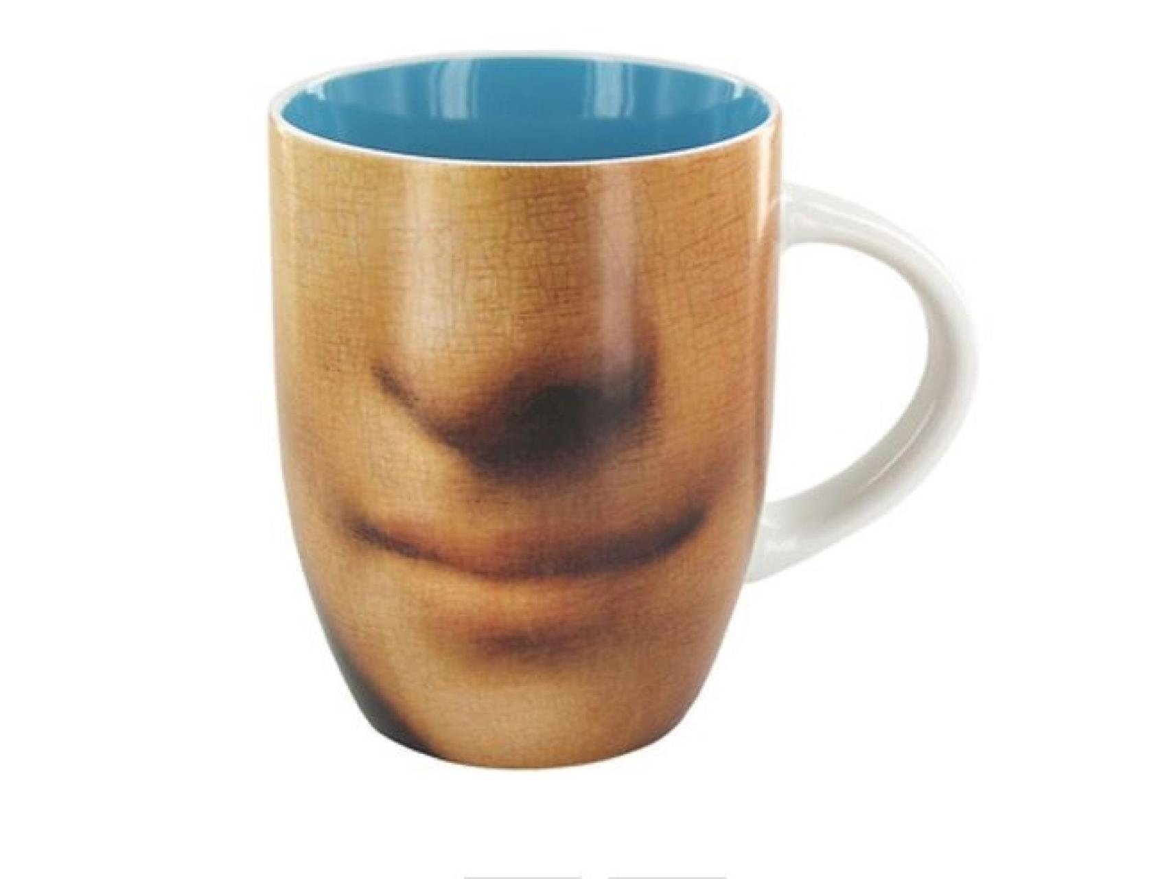 La sonrisa de la Mona Lisa para beber té. No le falta ni su craquelado.