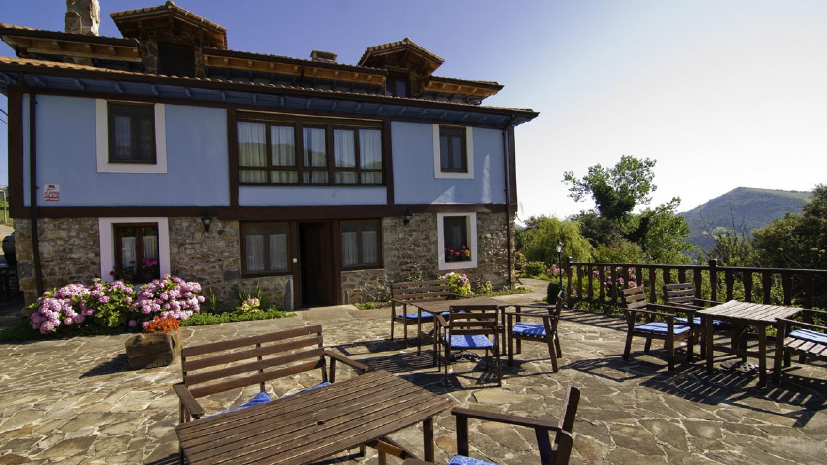 Esta posada dispone en el exterior de un huerto y un jardín.