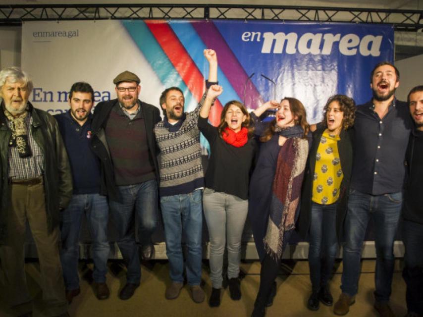 Los principales exponentes de En Marea, al cierre de un acto.