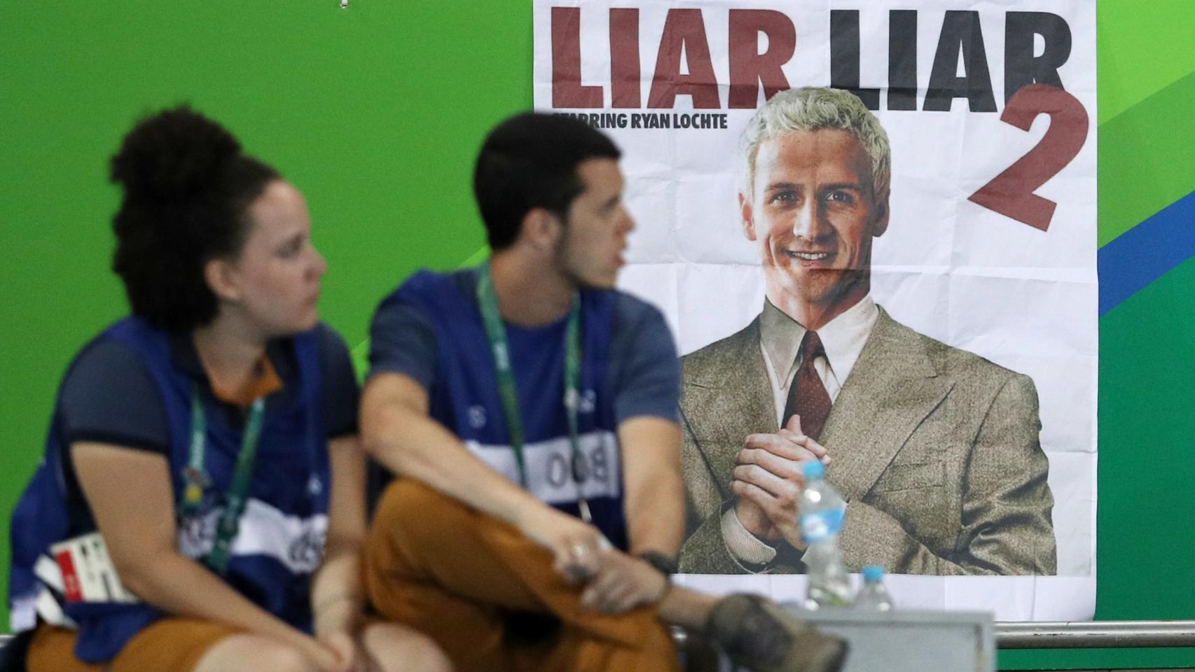 Un cartel en el estadio Engenhao con Lochte como protagonista del film 'Mentiroso compulsivo'.