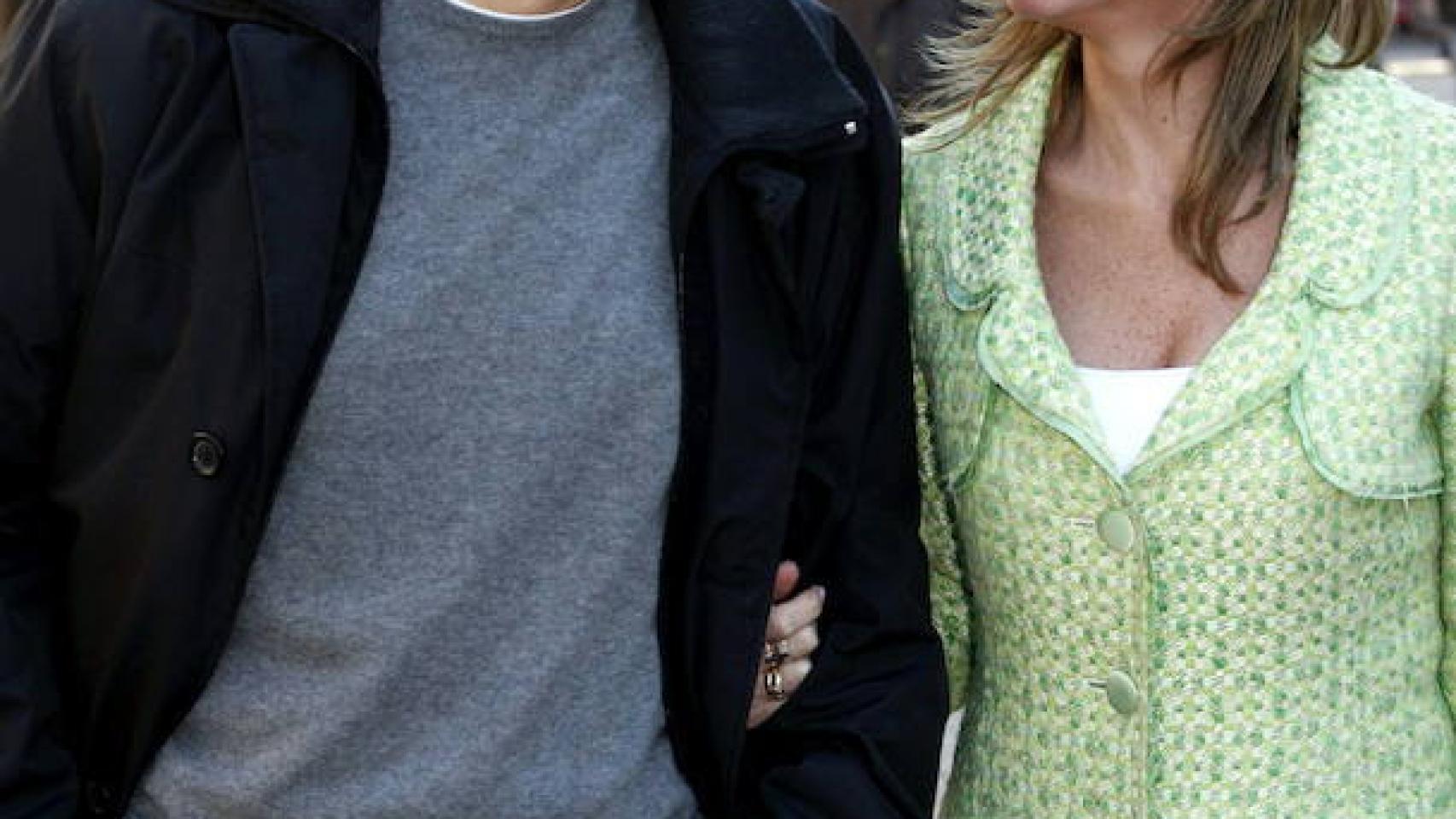 Carme Chacón paseando junto a Miguel Barroso.