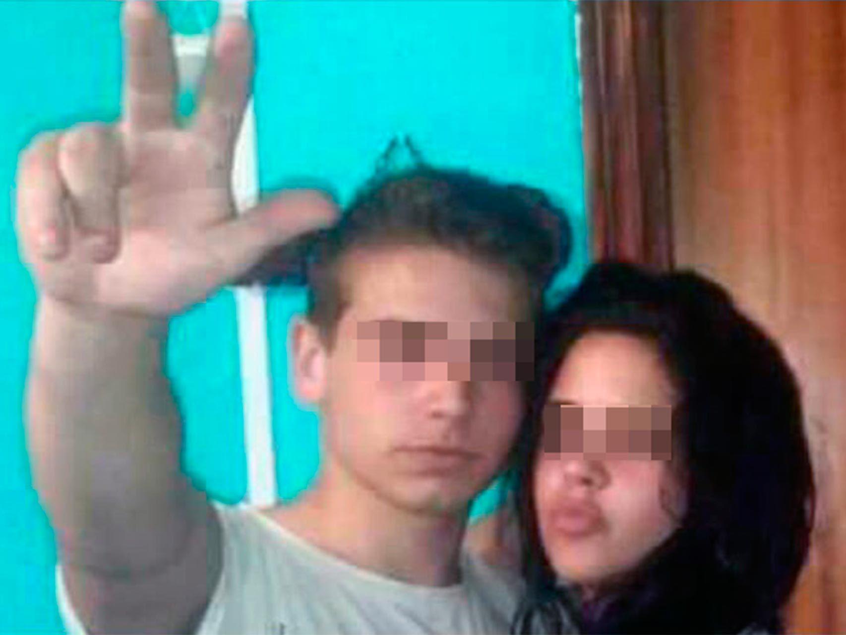 Las familias difundieron la fotografía de los dos para encontrarlos.