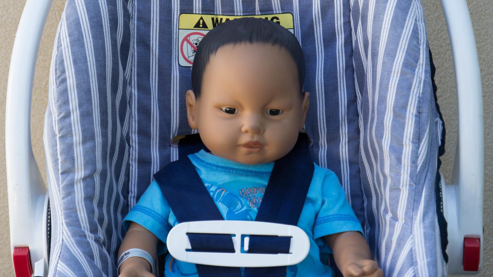 Uno de los muñecos de mentira.