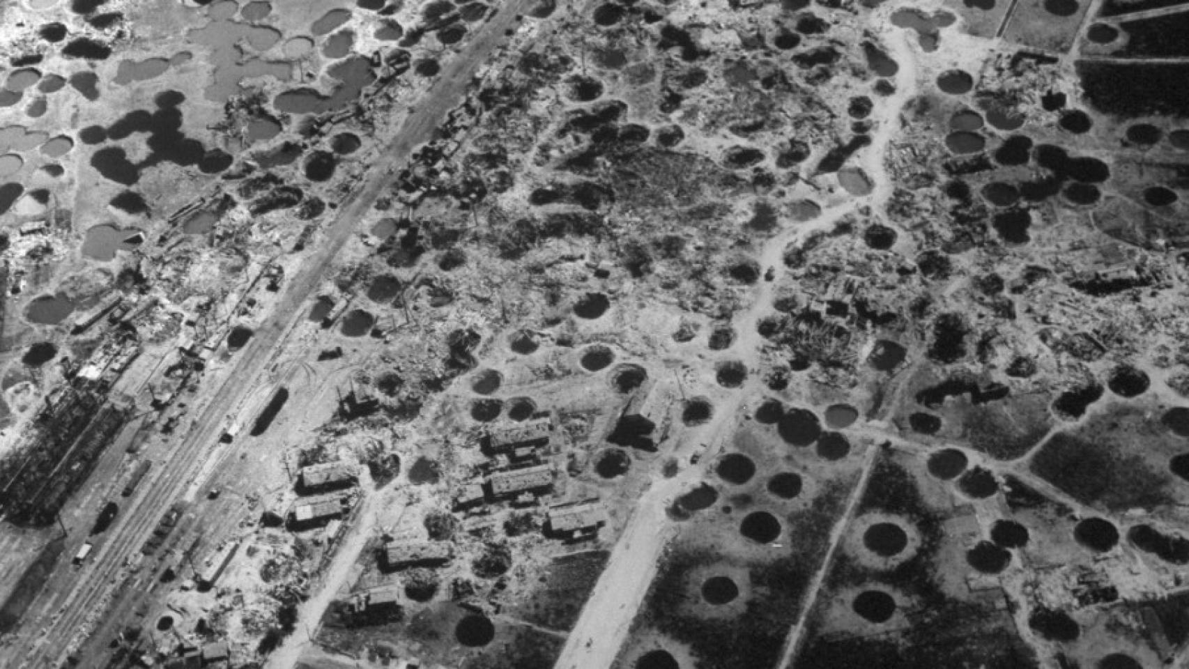 Vista aérea después de la bomba.