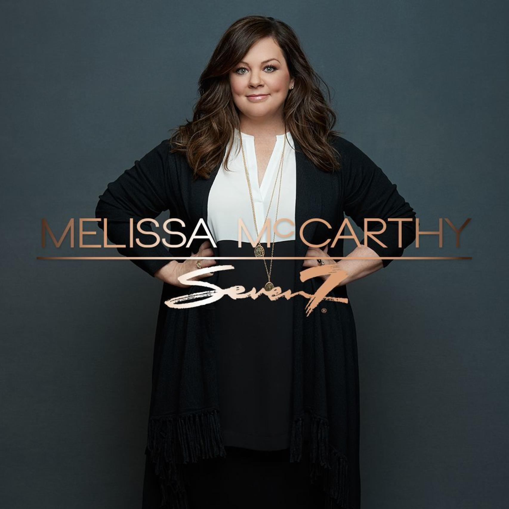 Melissa McCarthy publicitando su propia linea de ropa