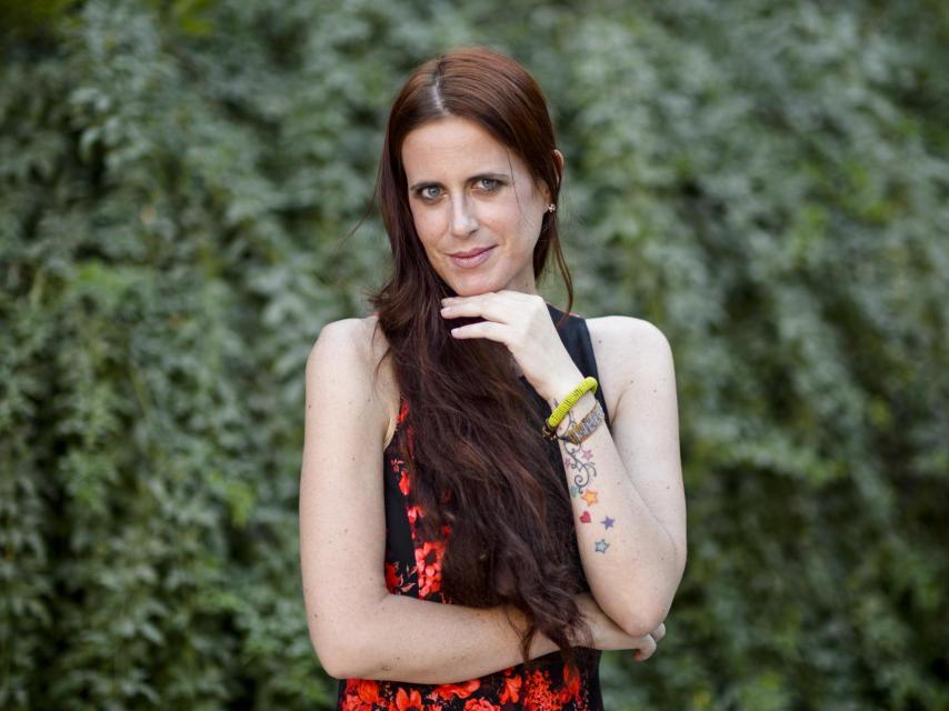 María trabaja en la moda.