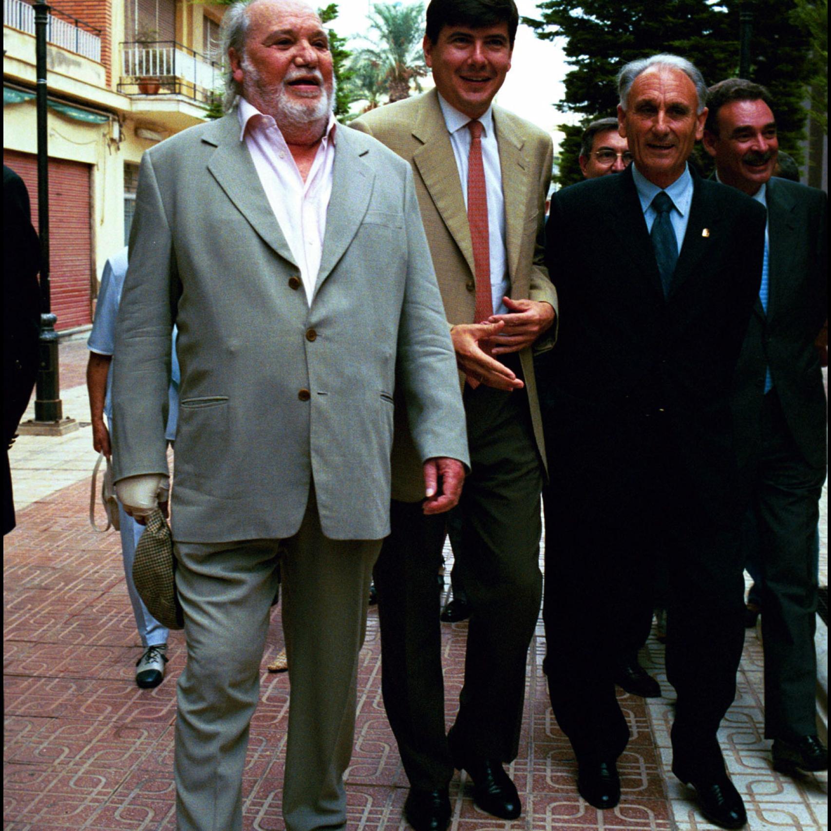 En su etapa como Ministro de Trabajo junto al actor Paco Rabal