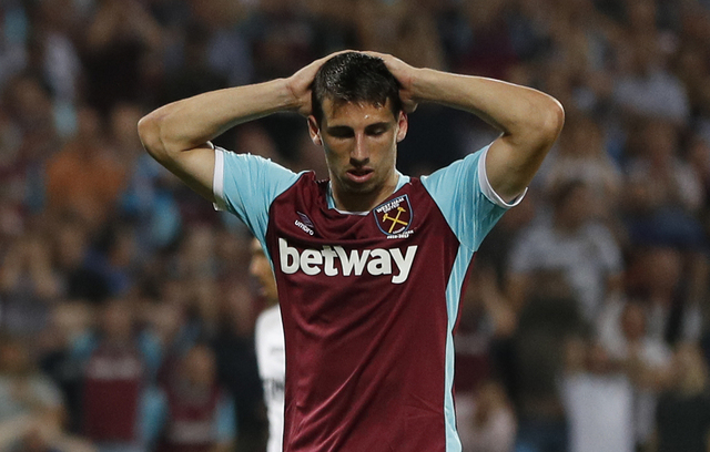 Calleri lamenta una ocasión fallada en un partido con el West Ham.