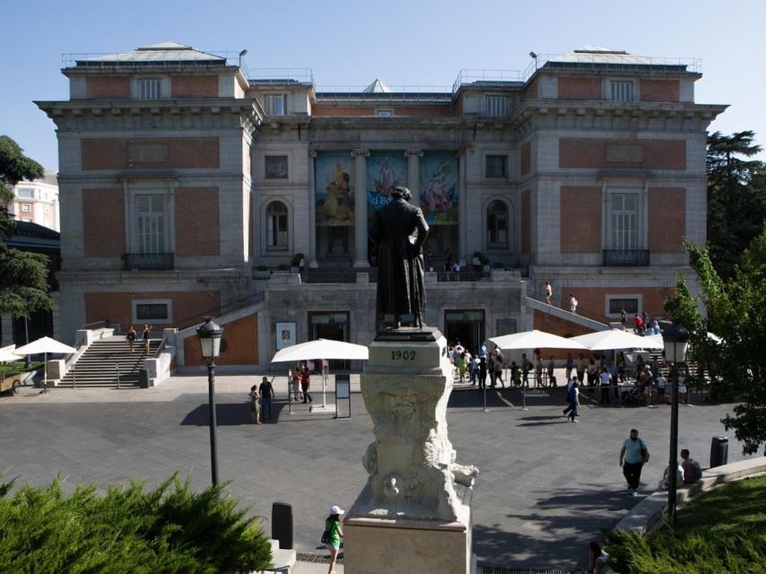 Fachada norte del Museo del Prado, entrada Goya, donde ha aparecido la grieta.