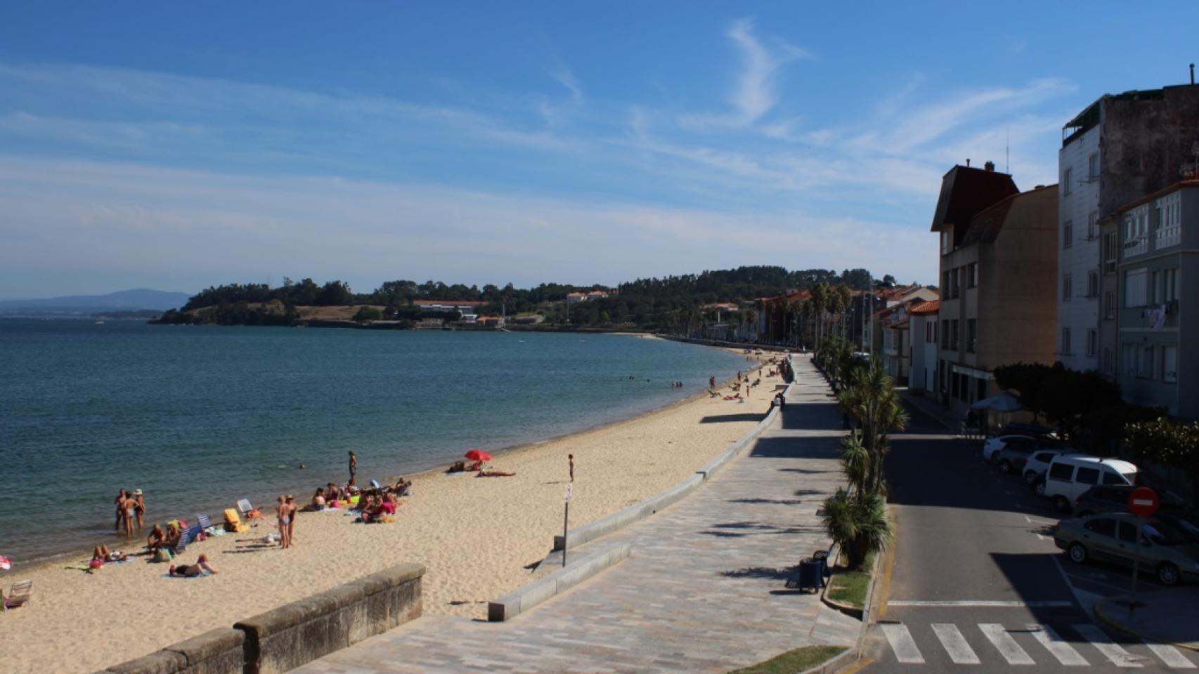 El camino que debió seguir Diana; al fondo, de color blanco, su urbanización.