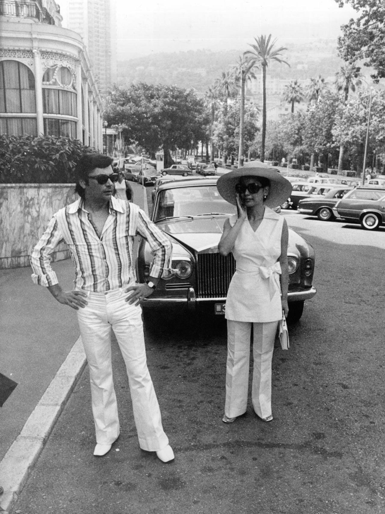 Paesa junto a Dewi Sukarno.