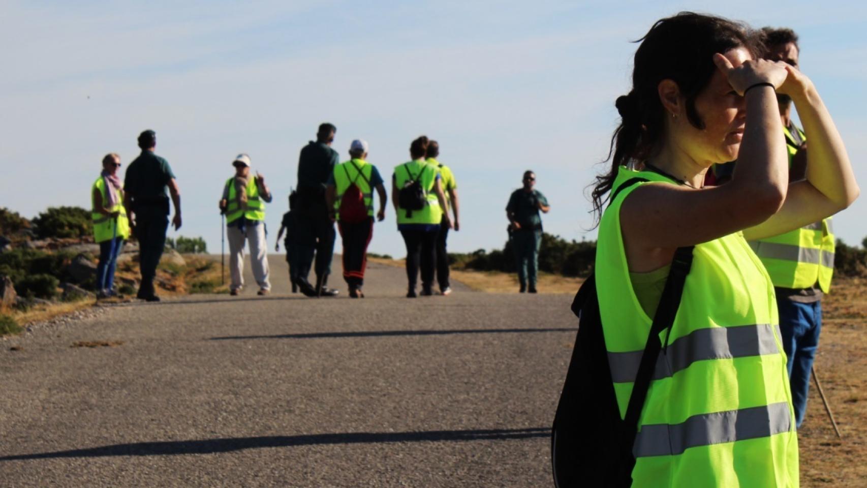 Voluntarios y Guardia Civil buscan algún indicio para dar con Diana Quer en la Curota.