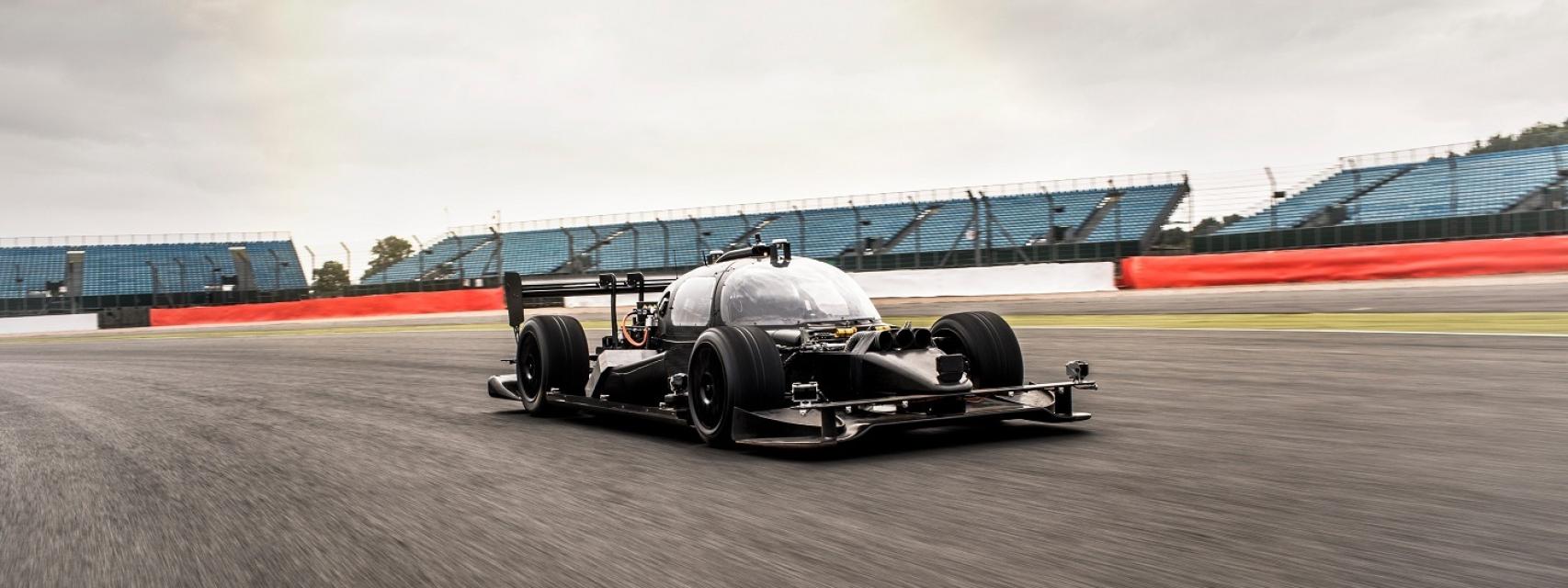 El DevBot rodó por primera vez en el circuito de Donington