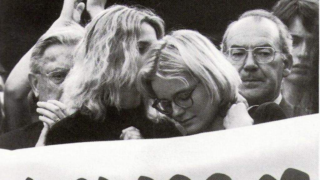 La novia y la hermana de Miguel Ángel Blanco.