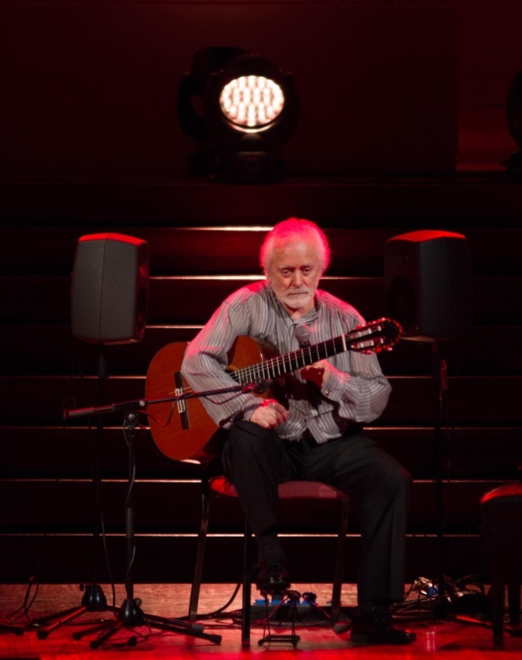 El músico durante su concierto en Barcelona.