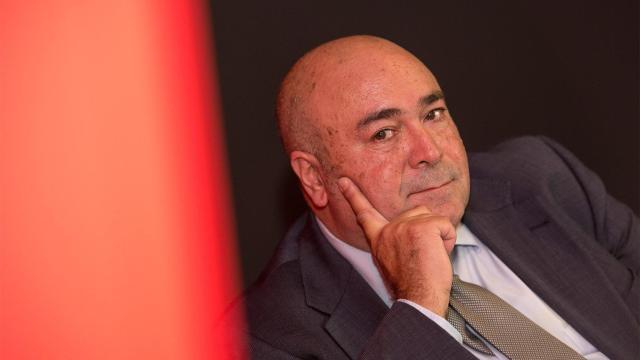 Salvador es especialista en información económica.