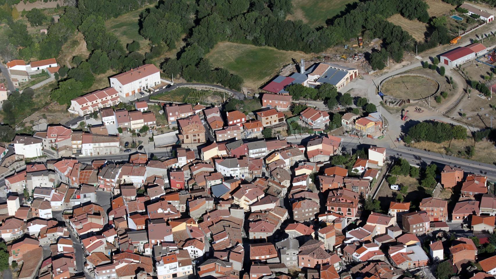 Entierran en su pueblo de Ávila a la primera víctima de la 'fiebre de la garrapata'