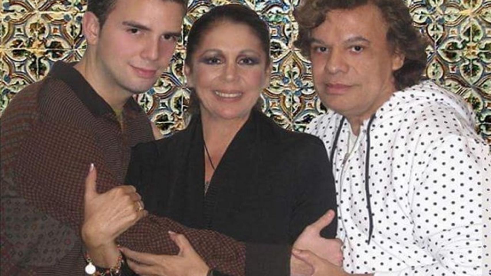 Jas conoció a Juan Gabriel cuando este vino a pasar unas vacaciones con Isabel Pantoja a Torremolinos