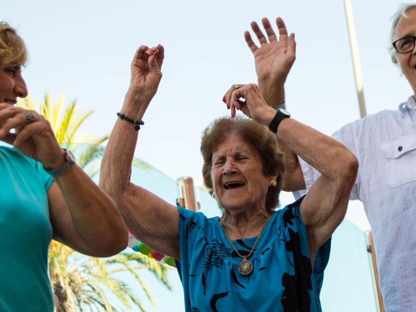 La música de María Jesús es terapeútica para los ancianos