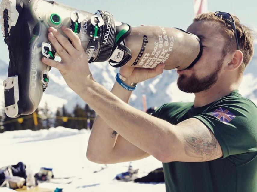 Andy Grant celebrando la victoria.