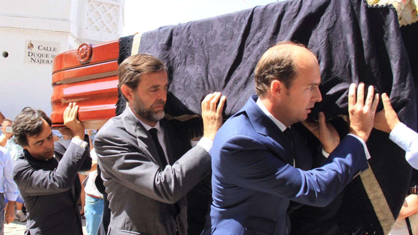 Multitudinaria despedida a José María Ruiz Mateos