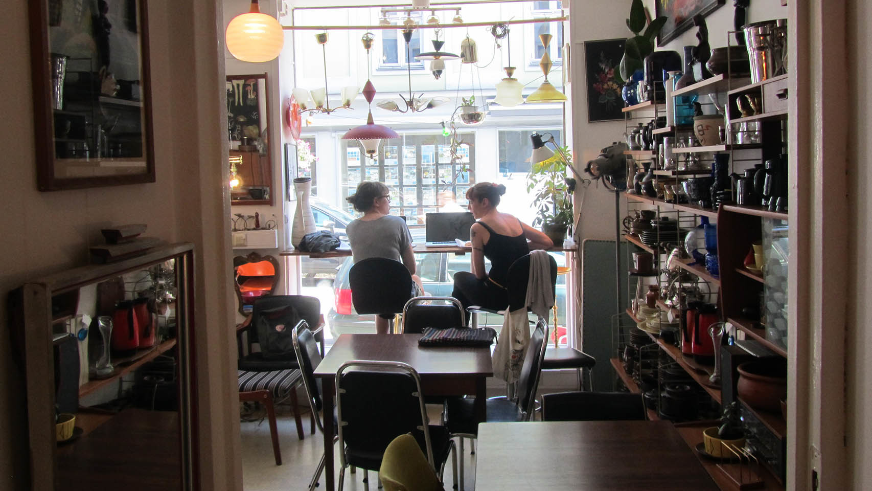 Retrolykke Kaffebar, en Grünerløkka, el barrio de moda, repleto de lugares tranquilos con mucho encanto.