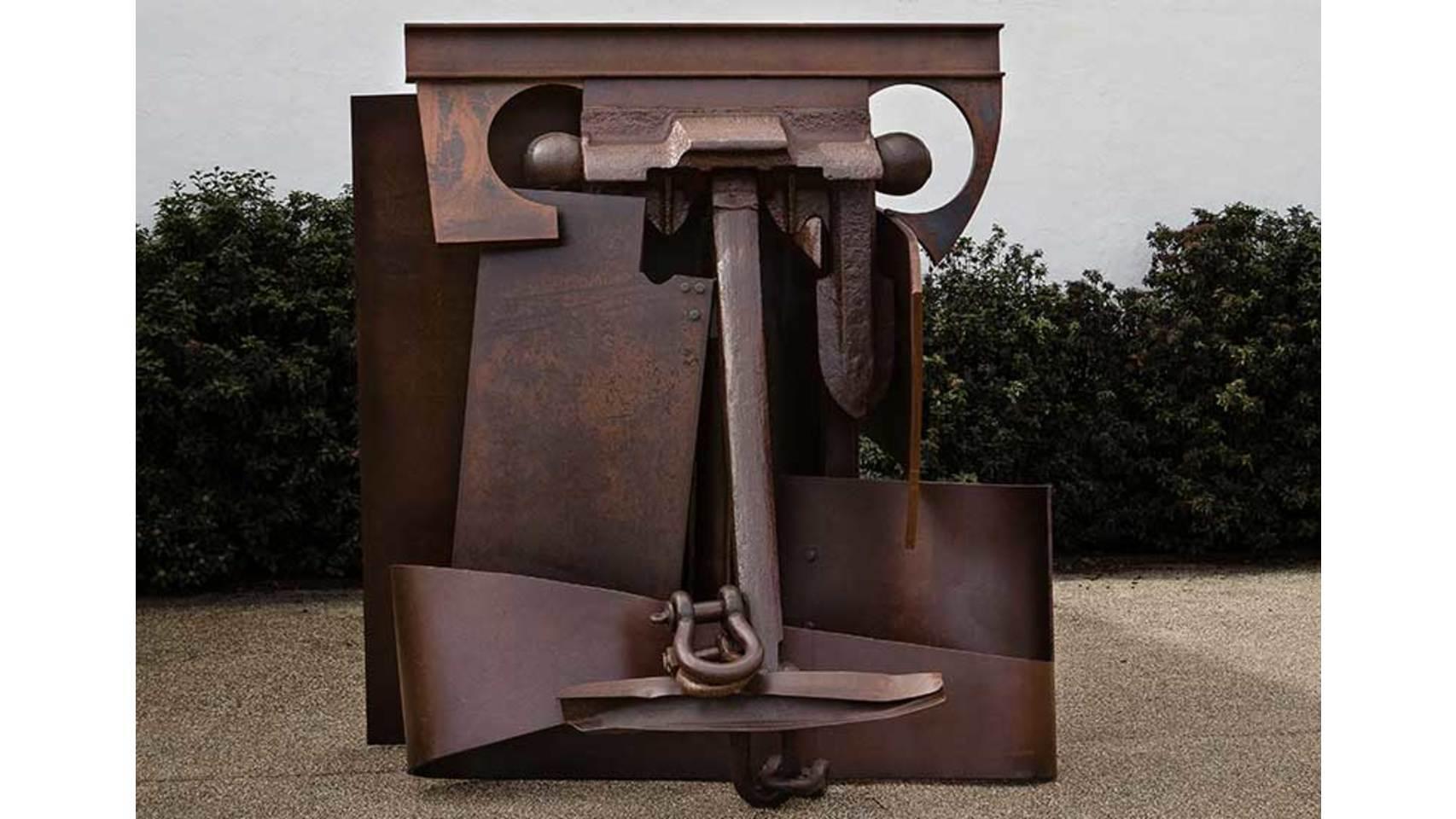 Escultura de Anthony Caro, expuesta actualmente en las Bodegas Cvne.