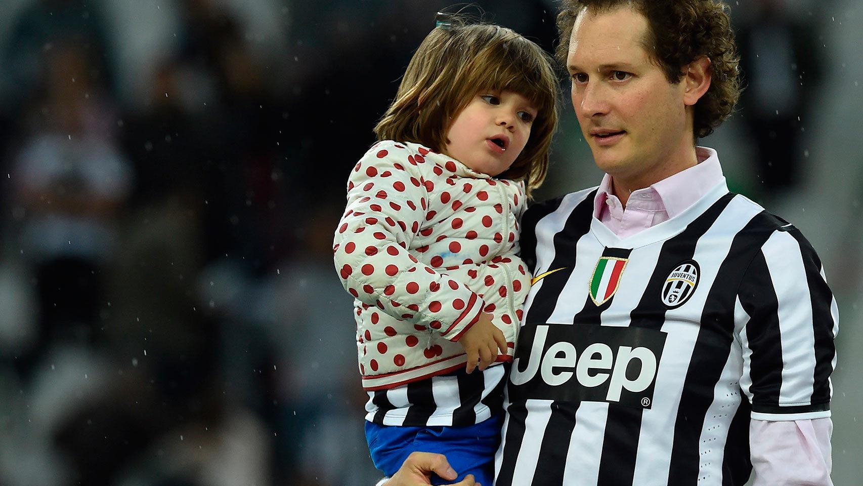 El presidente de Fiat Chysker, John Elkann, antes de un partido de la Juventus.