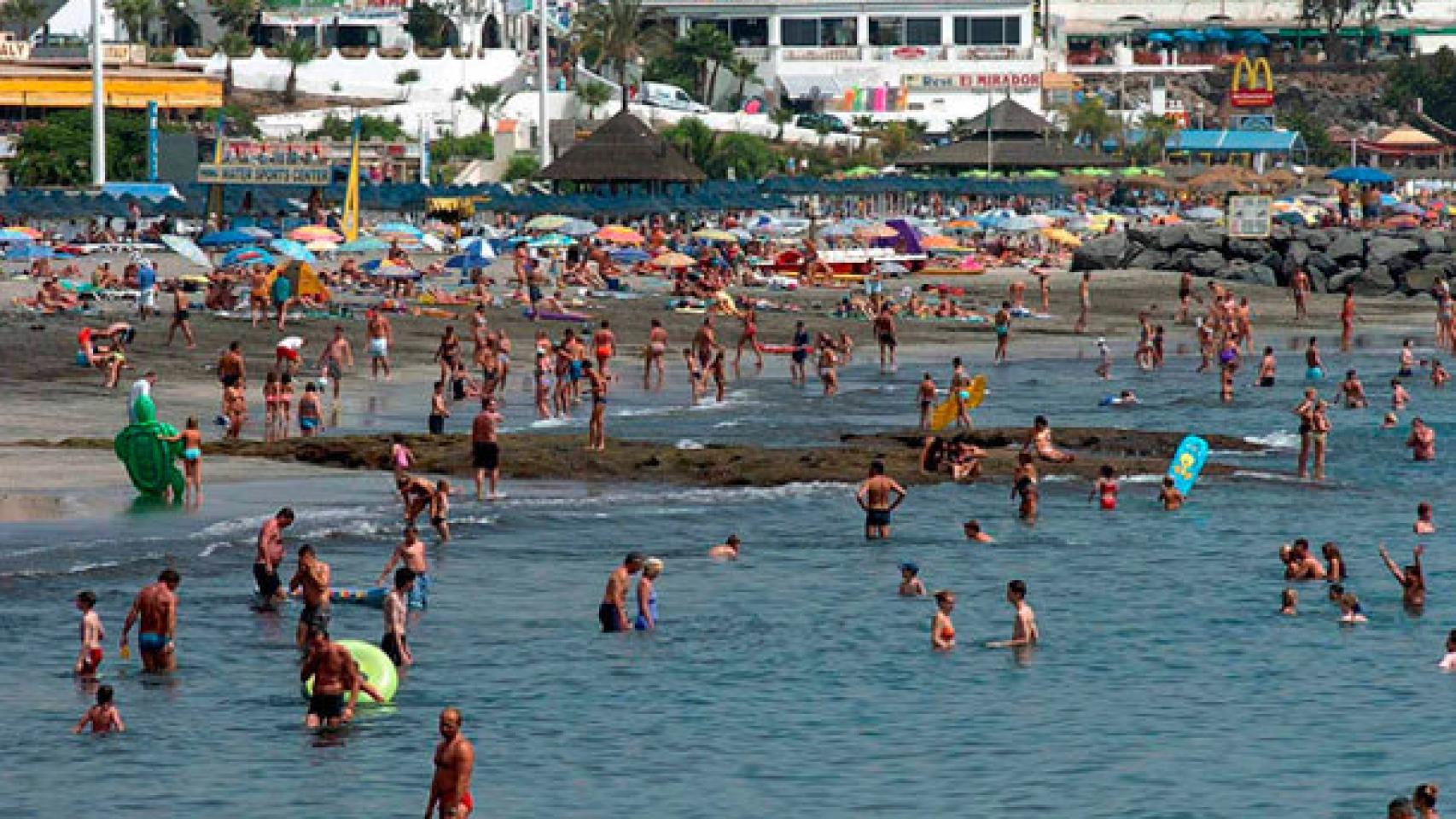 El gasto de los turistas extranjero roza los 43.000 millones en 2016.