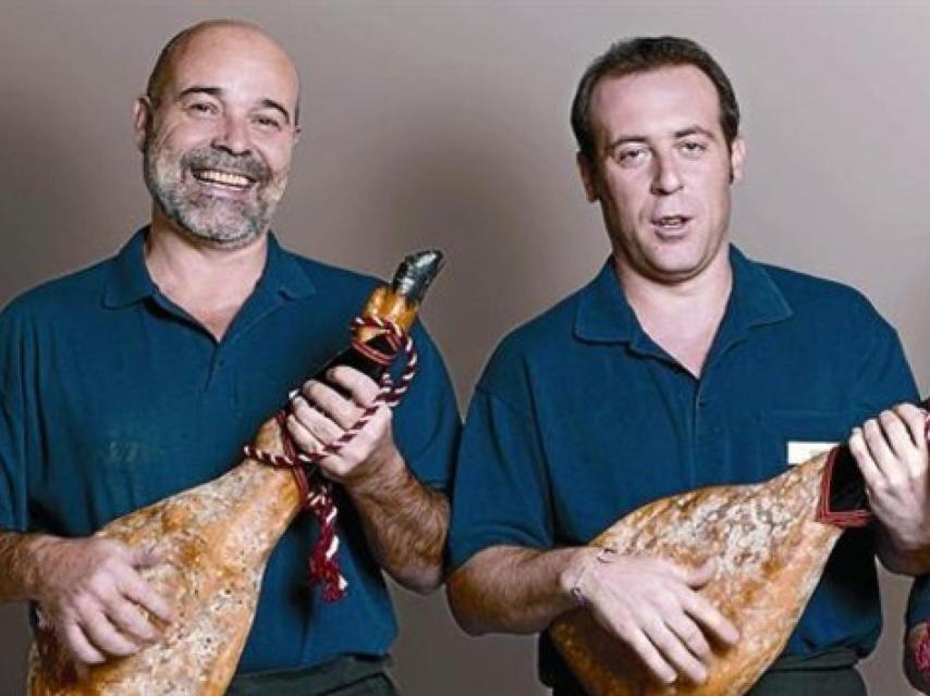 Los dos Antonios, Molero y Resines, en la serie 'Los Serrano'.