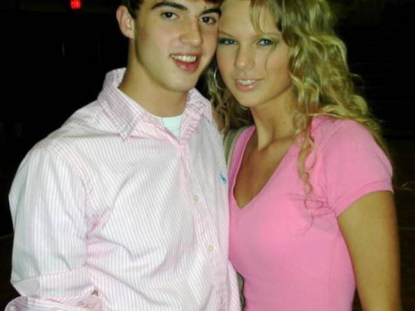 Sam Armstrong y Taylor Swift.