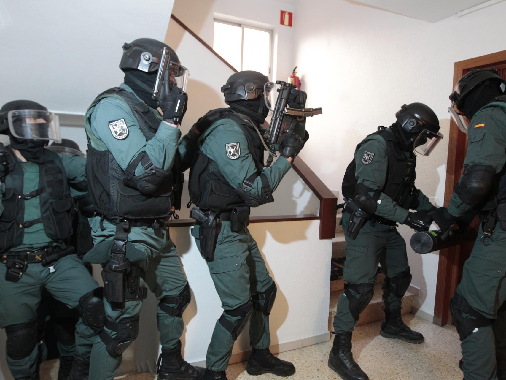 Veinticuatro horas con los lobos de la Guardia Civil de Madrid