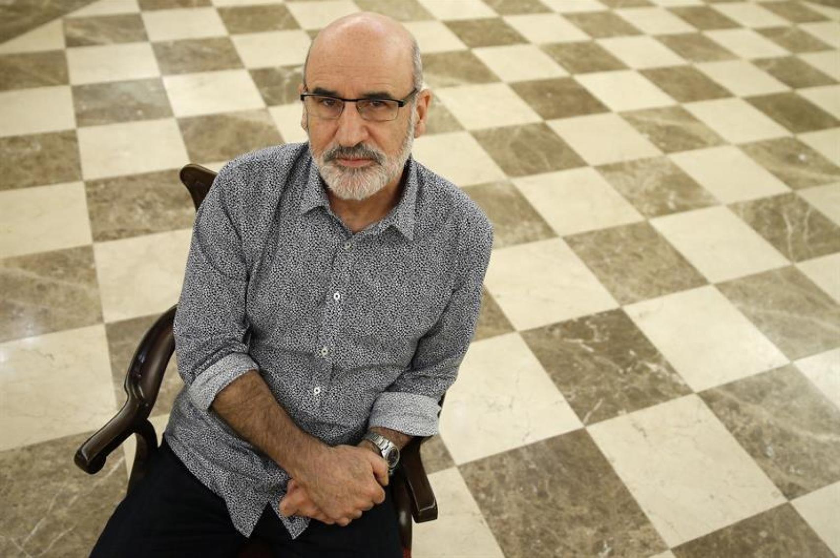 Aramburu señala a Saizarbitoria y a Guerra Garrido como pioneros.