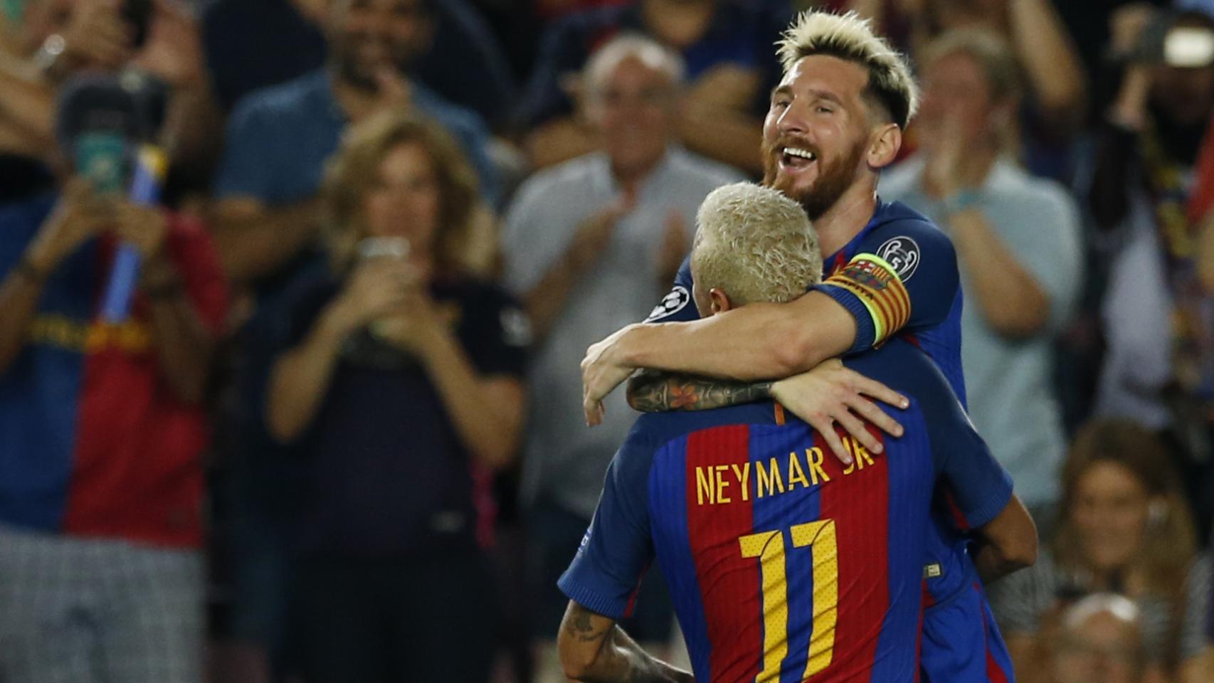 Messi y Neymar celebran un gol ante el Celtic.