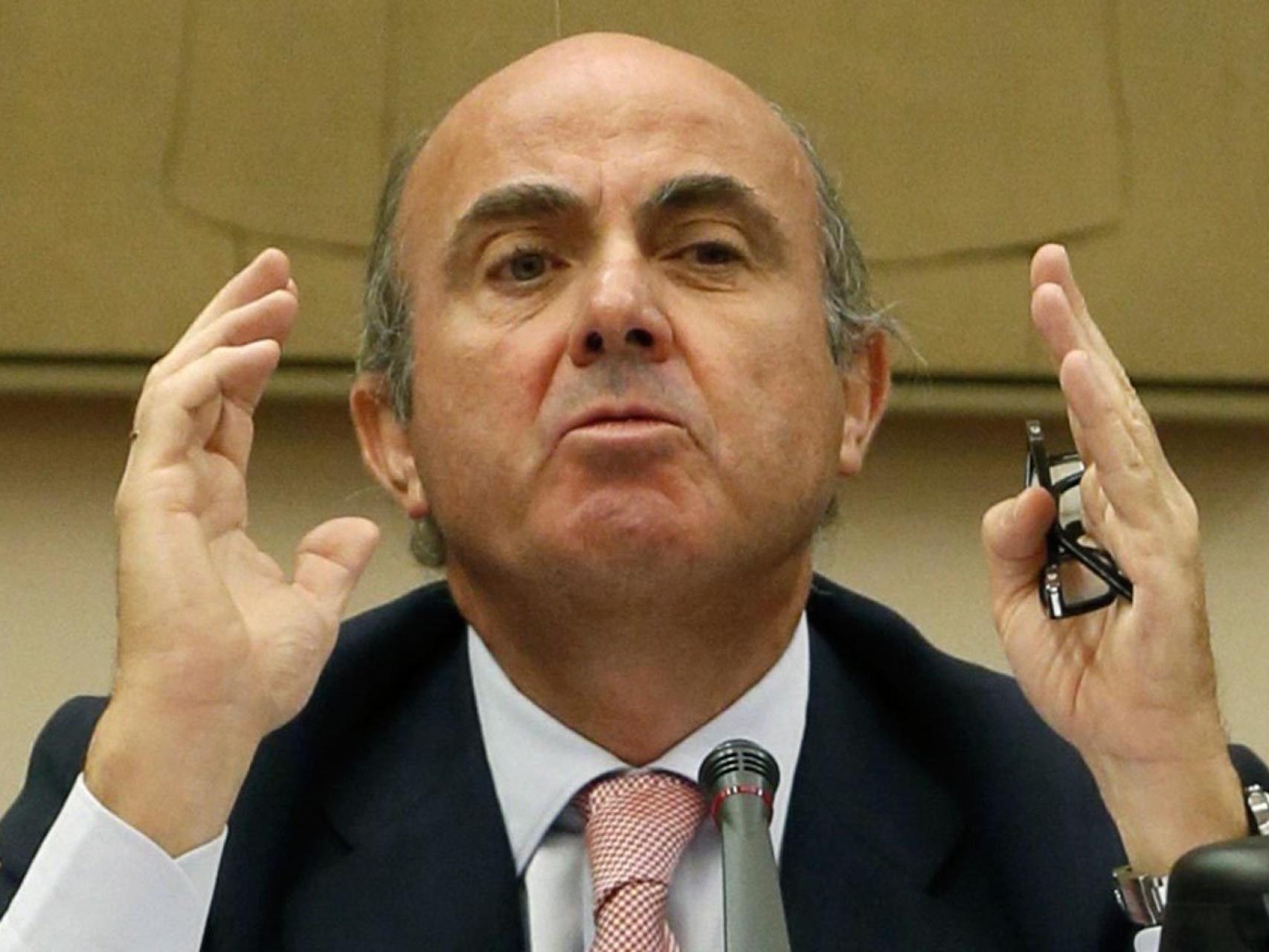 Luis de Guindos, durante su comparecencia en la Comisión.