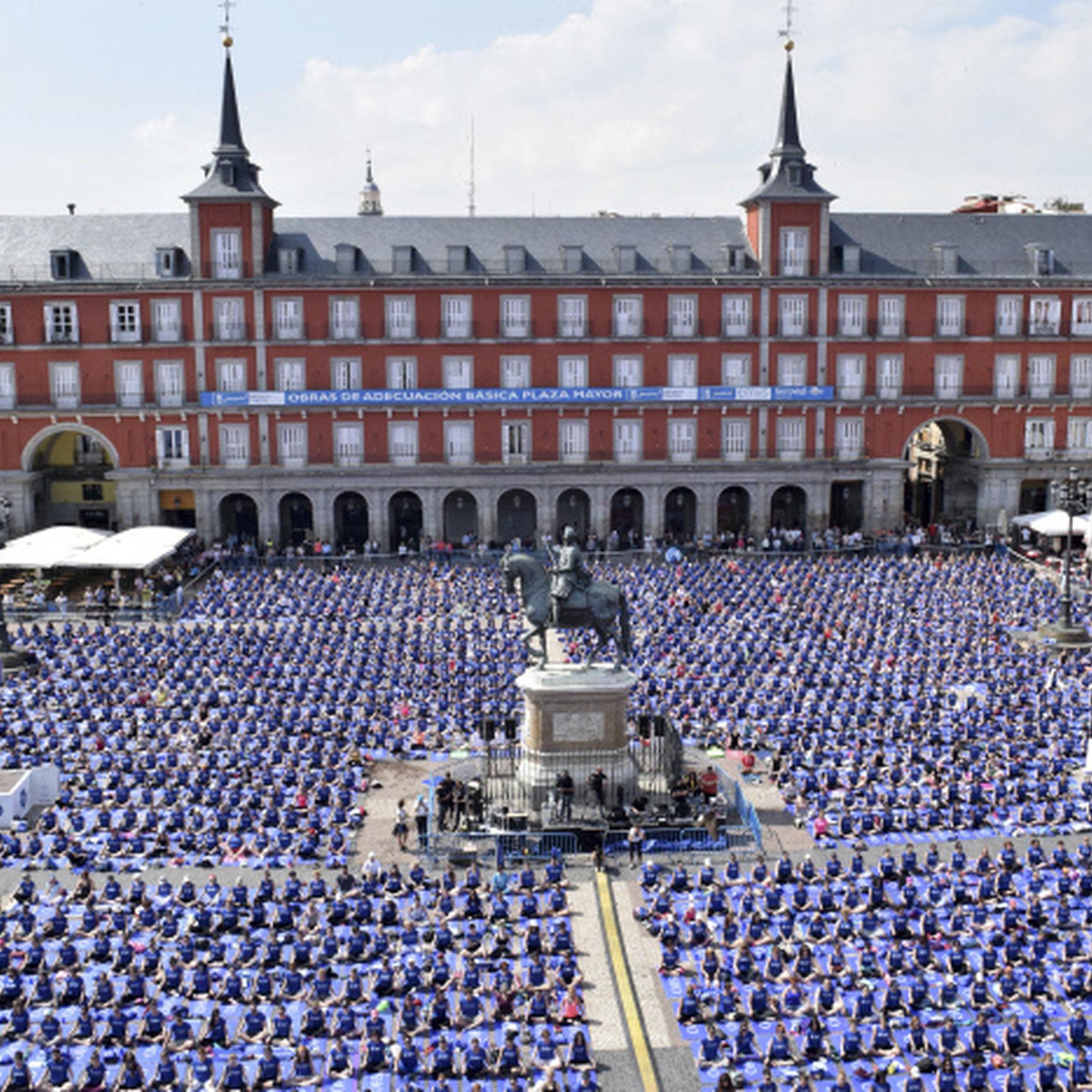 Evento Free Yoga by Oysho que se celebro en Junio de 2016 en la Plaza Mayor de Madrid.