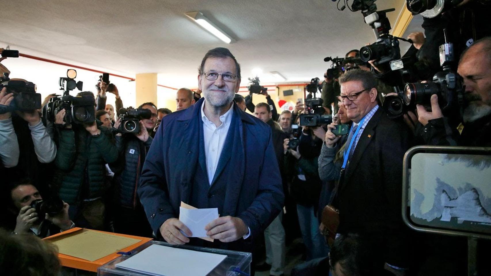 Mariano Rajoy votando en las últimas elecciones generales.