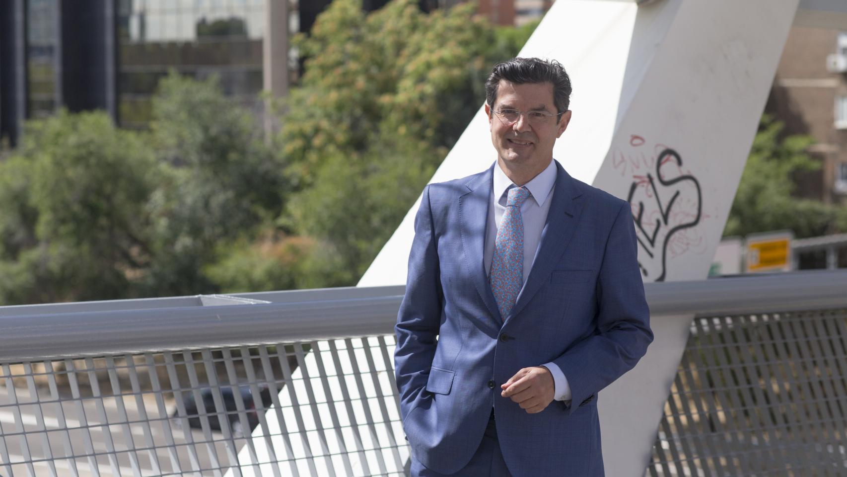 El profesor Ortega detecta en Suiza el nacionalismo que necesita España.