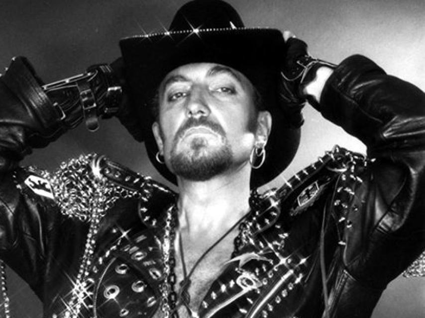 El 22 de septiembre de 1991 Tino Casal murió en un trágico accidente.