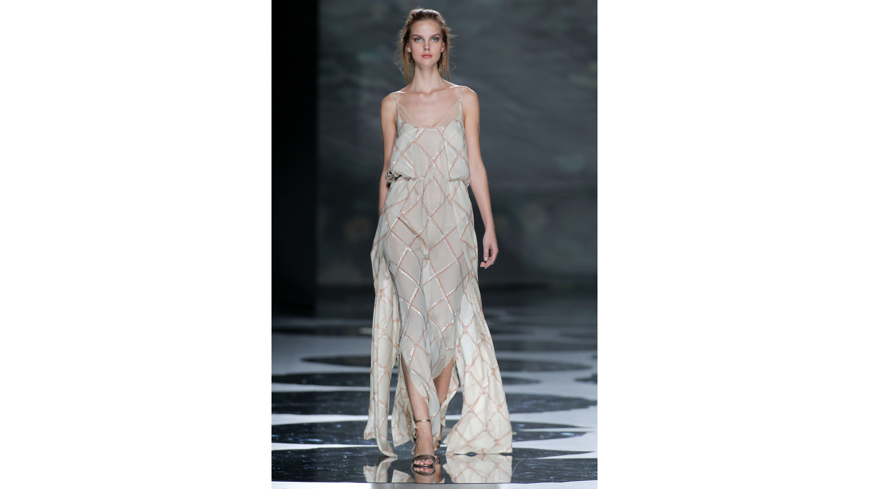 Vestidos que favorecen la figura femenina.