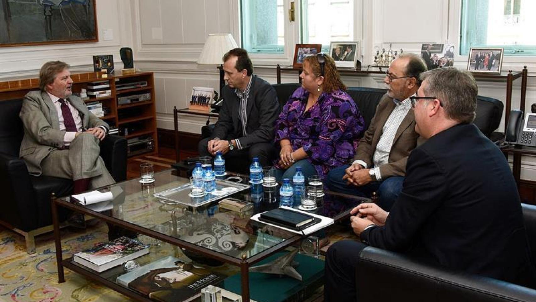 Méndez de Vigo este lunes en la reunión mantenida con CEAPA