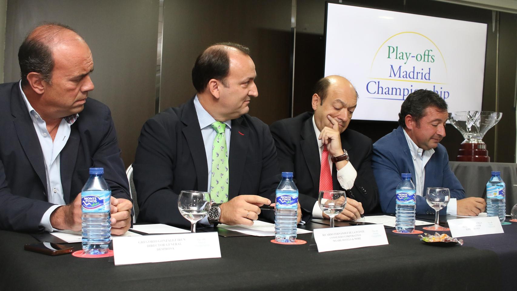 Los organizadores del torneo, durante la presentación.