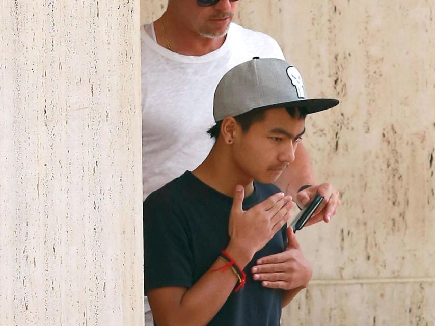 Maddox y Brad en julio de este año.