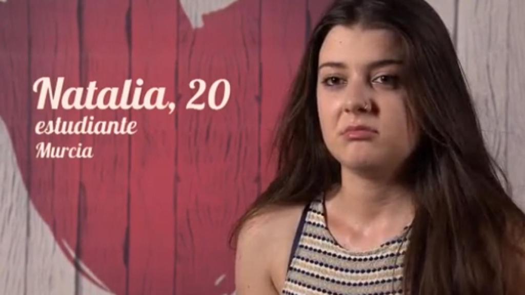 Por primera vez, una chica es plantada en 'First Dates' y decide cenar sola