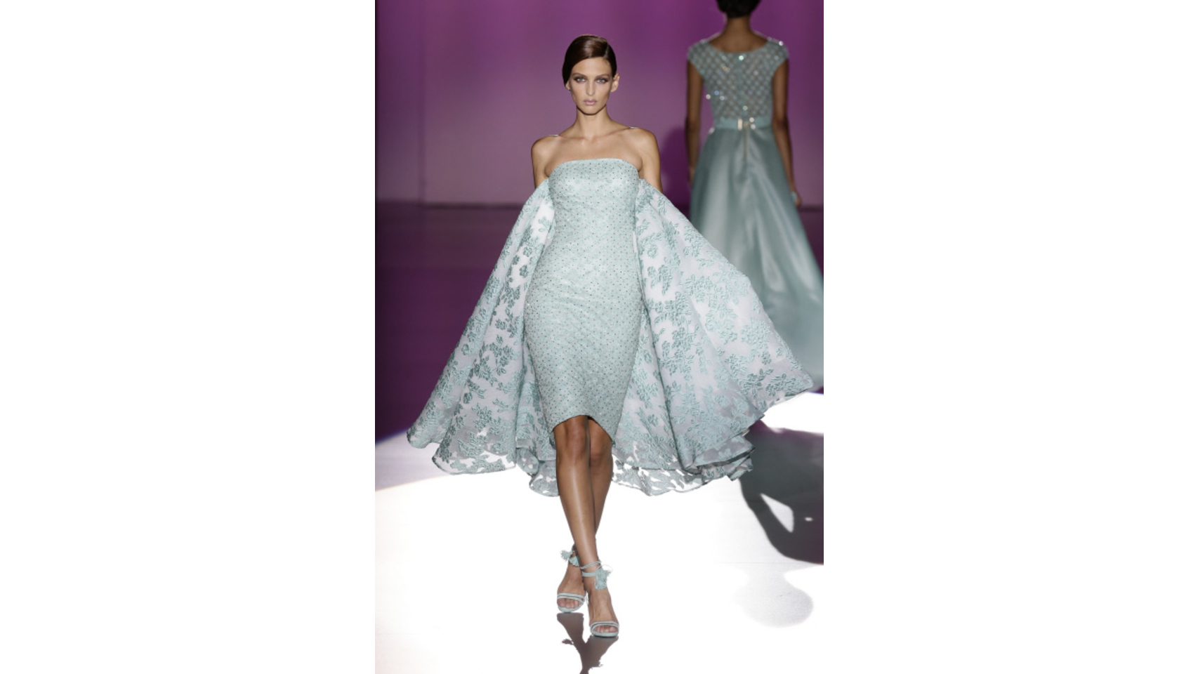 Uno de los 5 vestidos de inspiración folclórica.