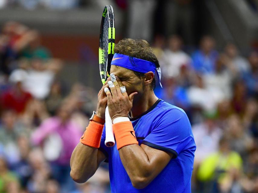 Rafa Nadal, tras fallar una pelota.