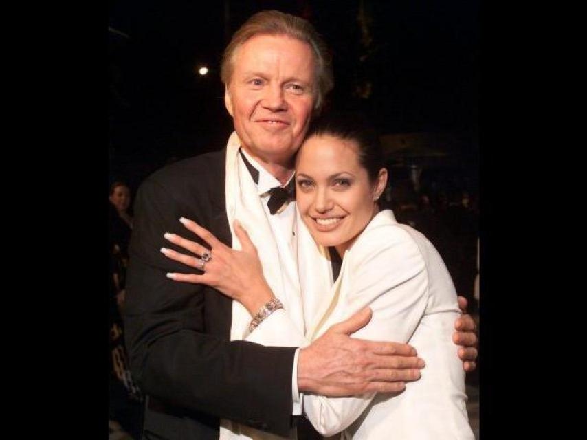 Angelina se reconcilió hace unos años con su padre, el actor Jon Voight