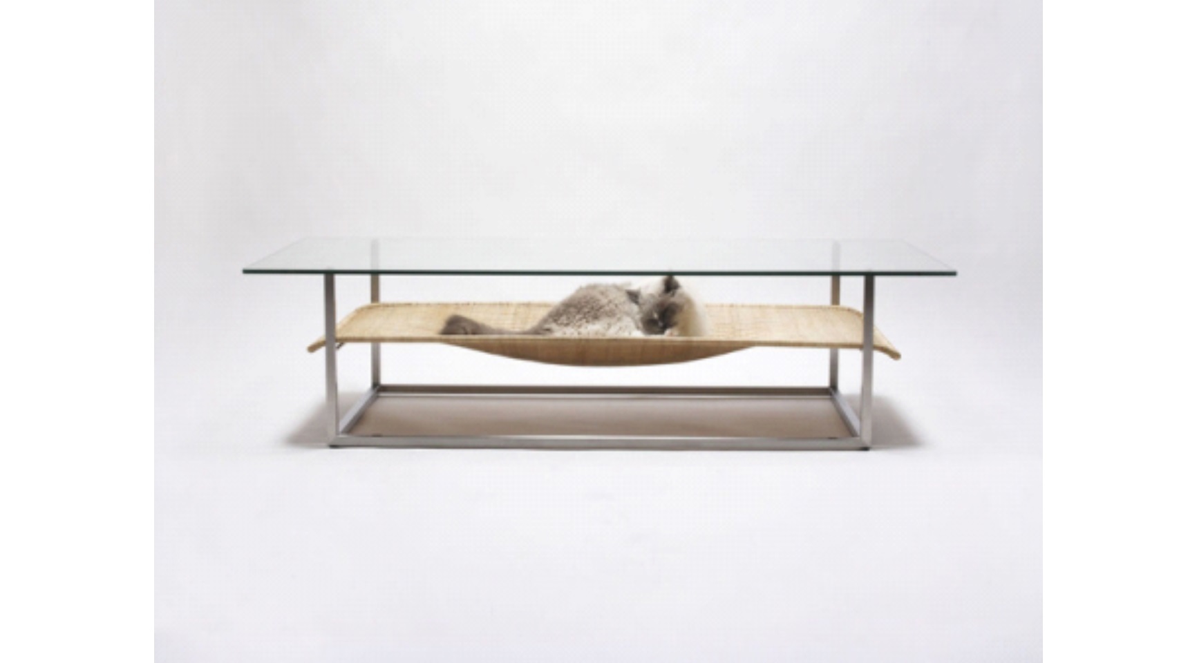 Mesa baja Hammock, de Koichi Futatsumata.