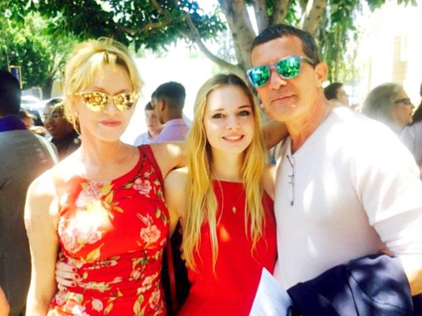 Melanie Griffith y Antonio banderas con su hija Estella del Carmen.